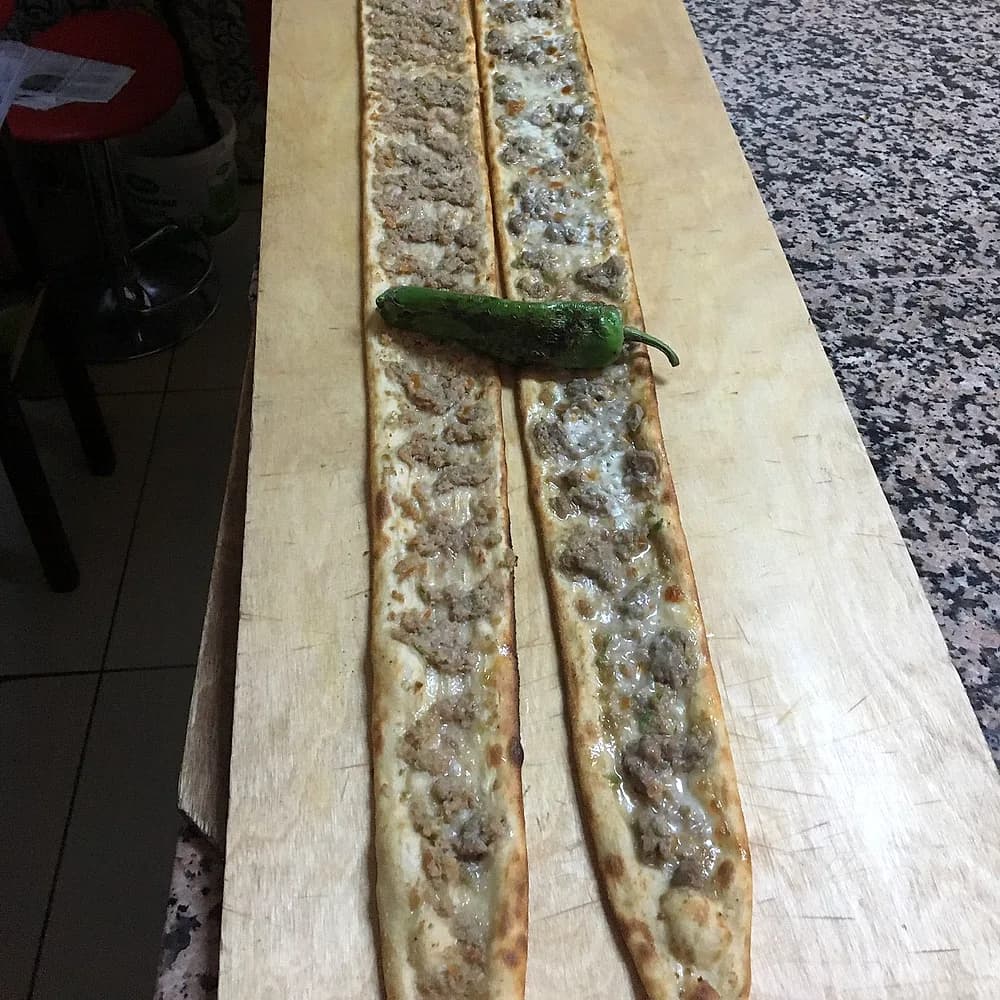 Етли екмек на Öz Konya, печен в каменна пещ